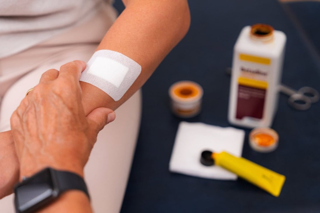 Wound care after surgery at the GP, dressings and medical supplies.